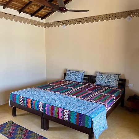 Rann Hellaro Homestay Бгудж Екстер'єр фото