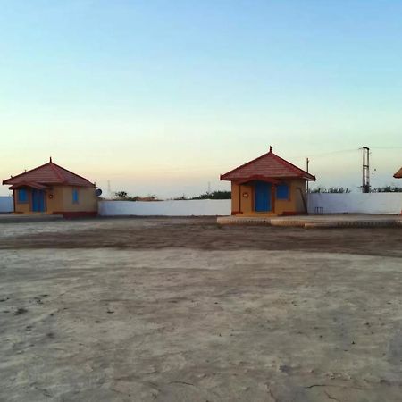Rann Hellaro Homestay Бгудж Екстер'єр фото