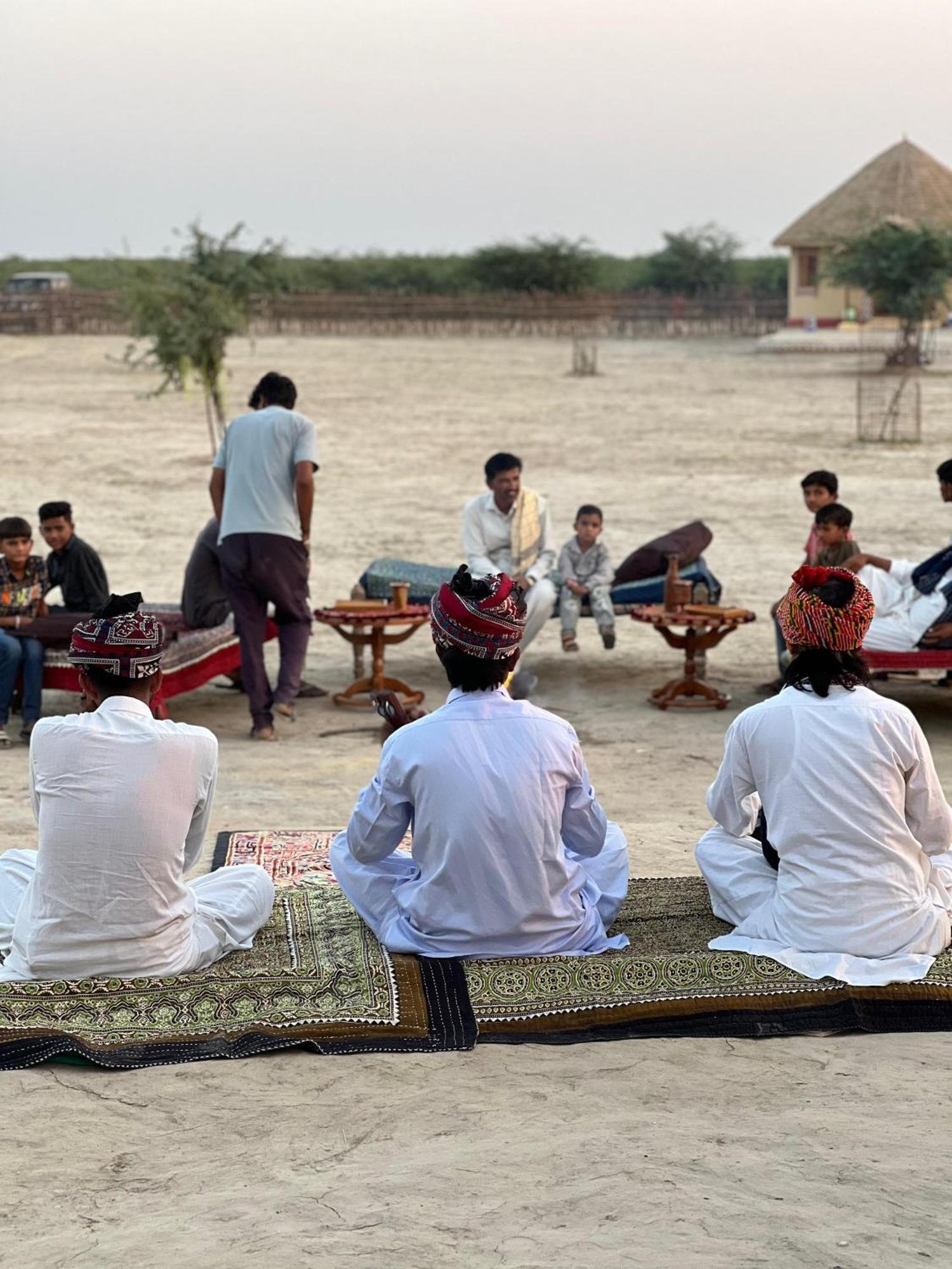 Rann Hellaro Homestay Бгудж Екстер'єр фото