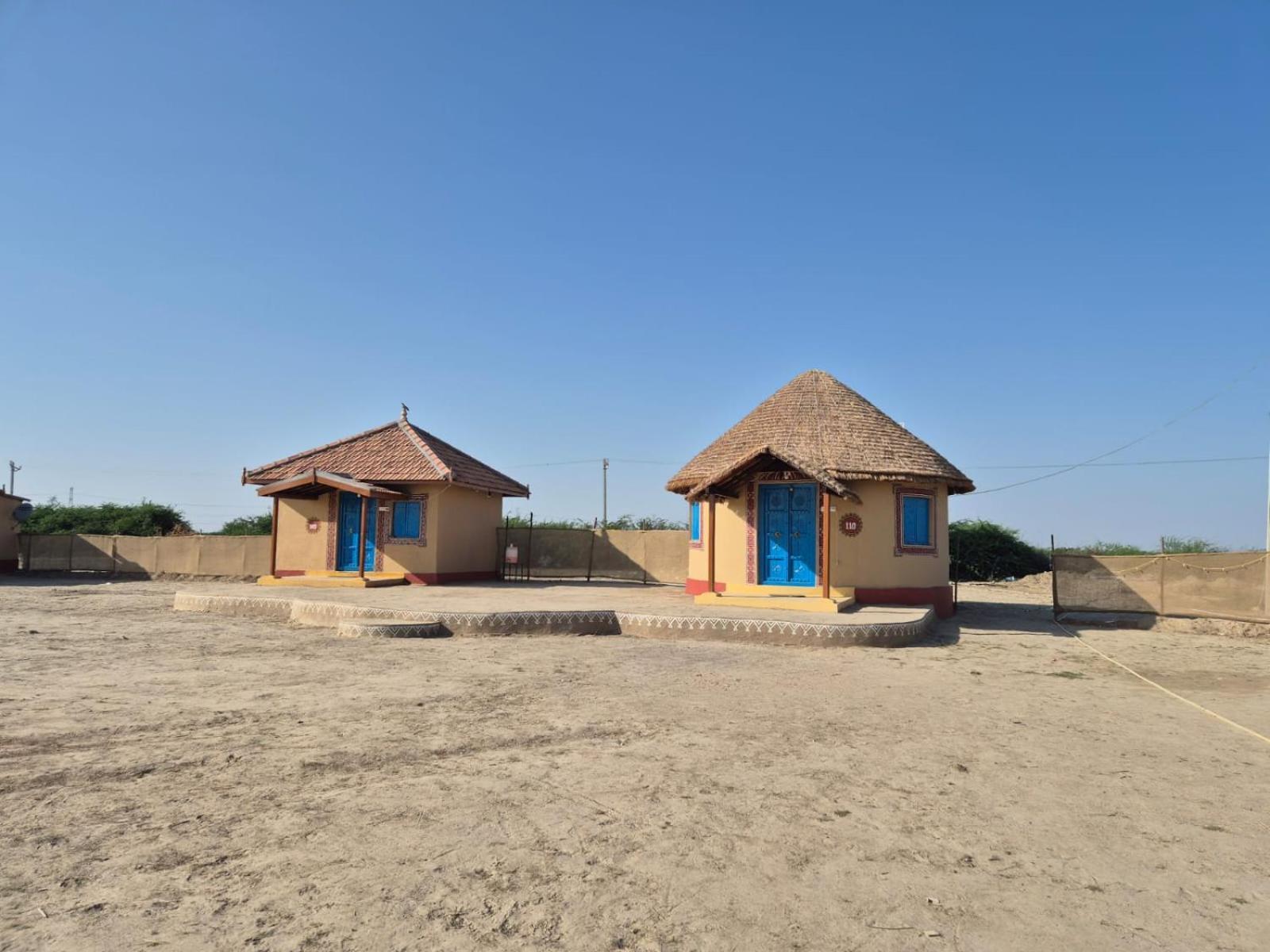 Rann Hellaro Homestay Бгудж Екстер'єр фото