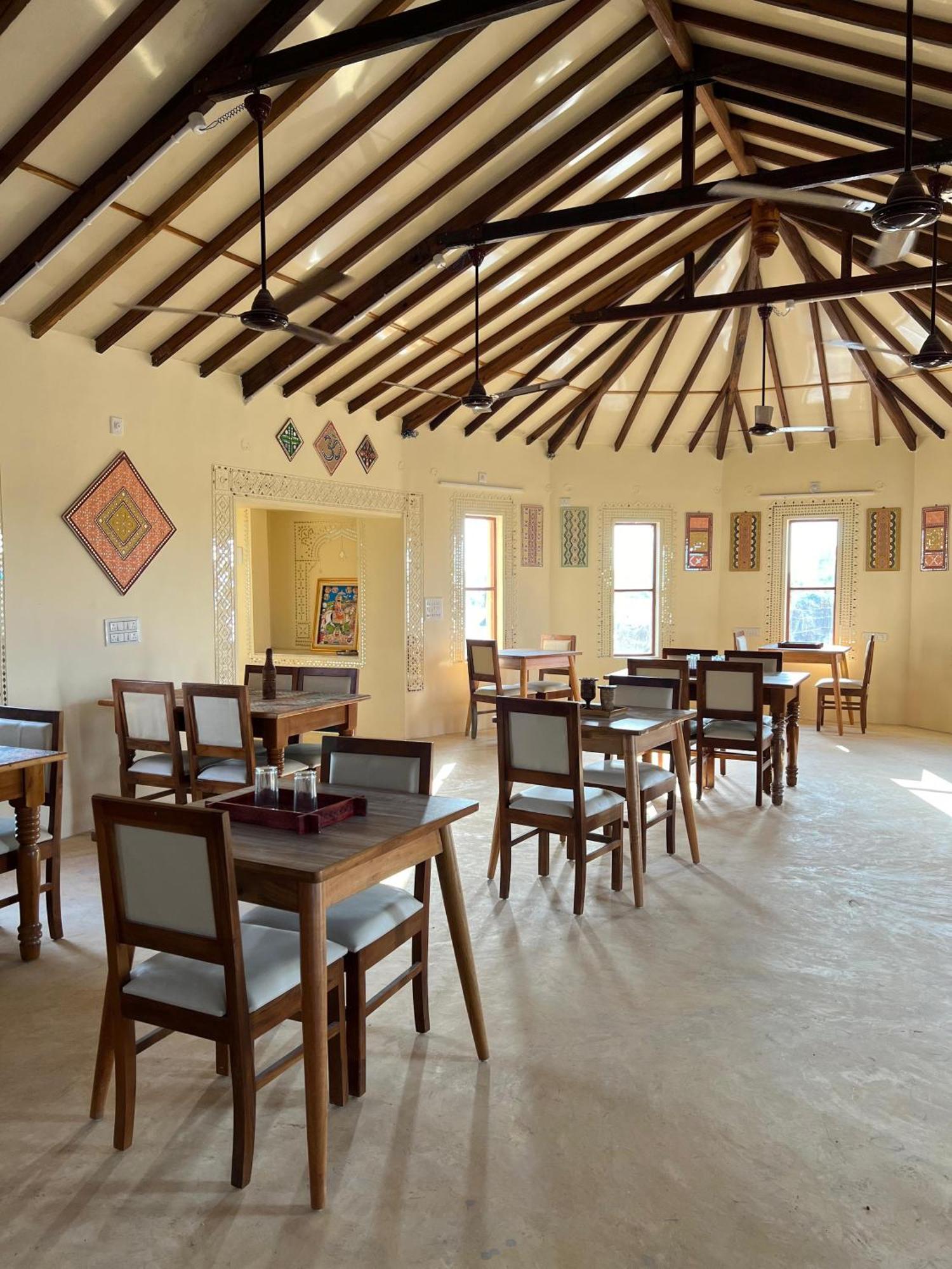 Rann Hellaro Homestay Бгудж Екстер'єр фото