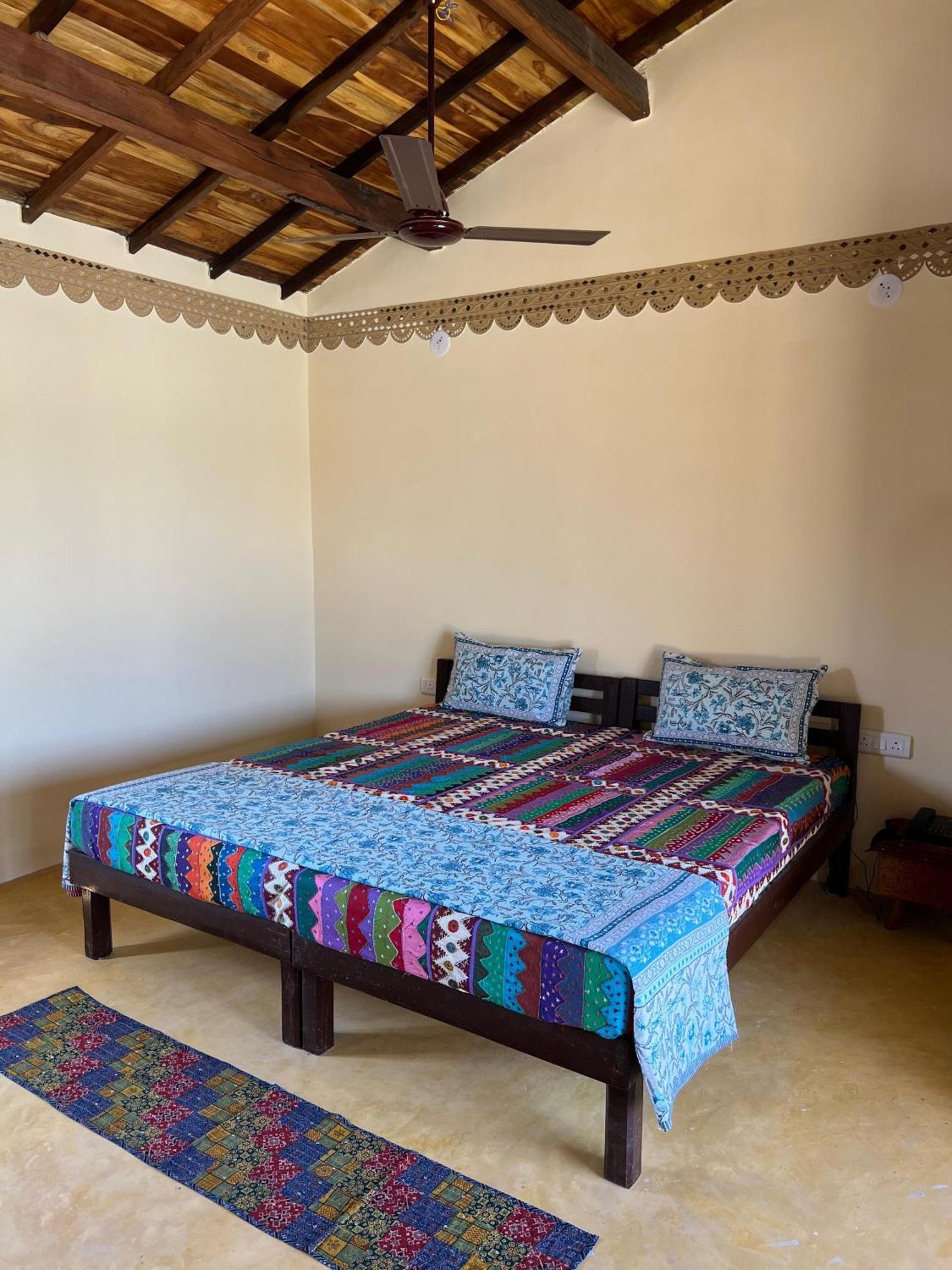 Rann Hellaro Homestay Бгудж Екстер'єр фото