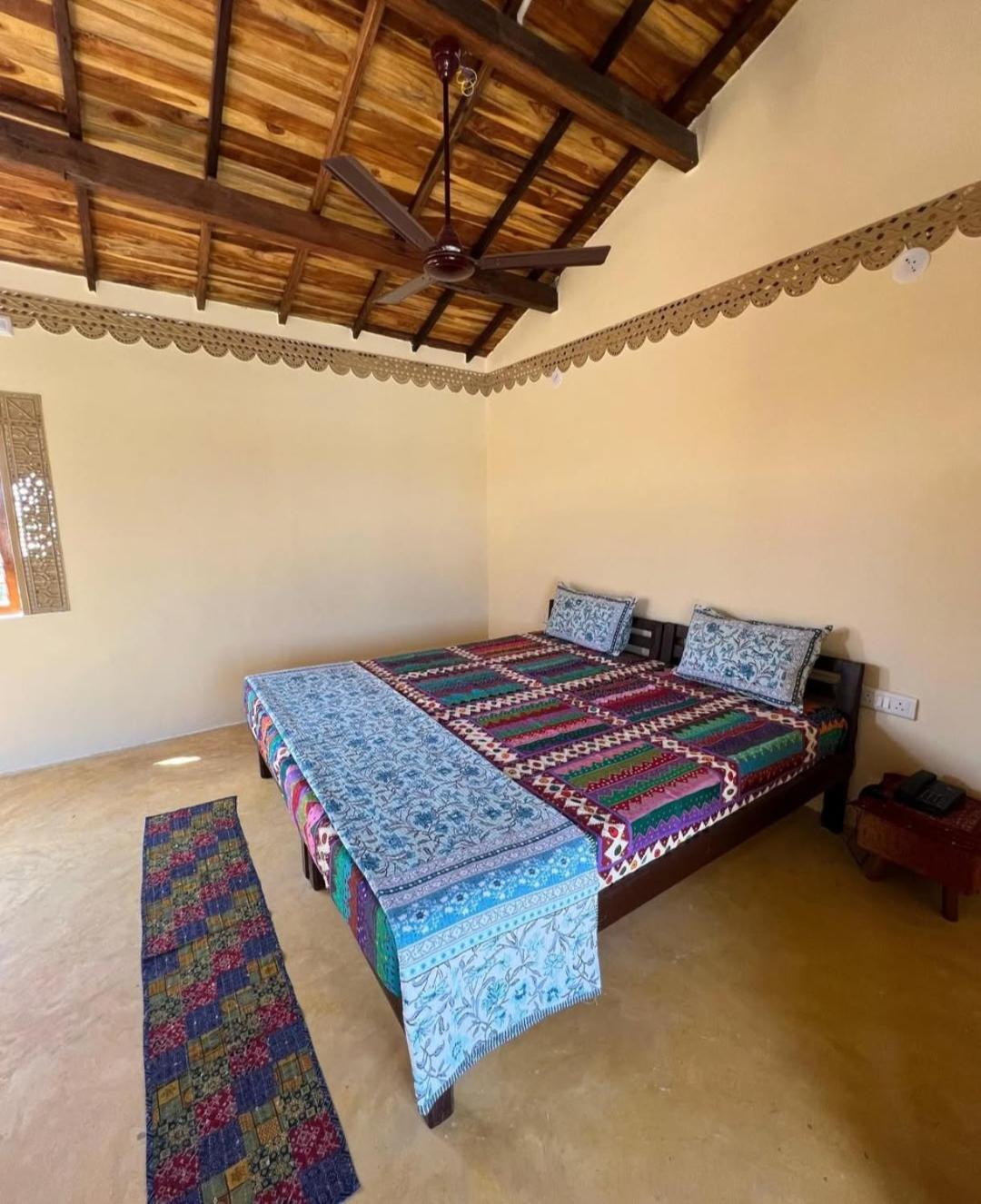Rann Hellaro Homestay Бгудж Екстер'єр фото