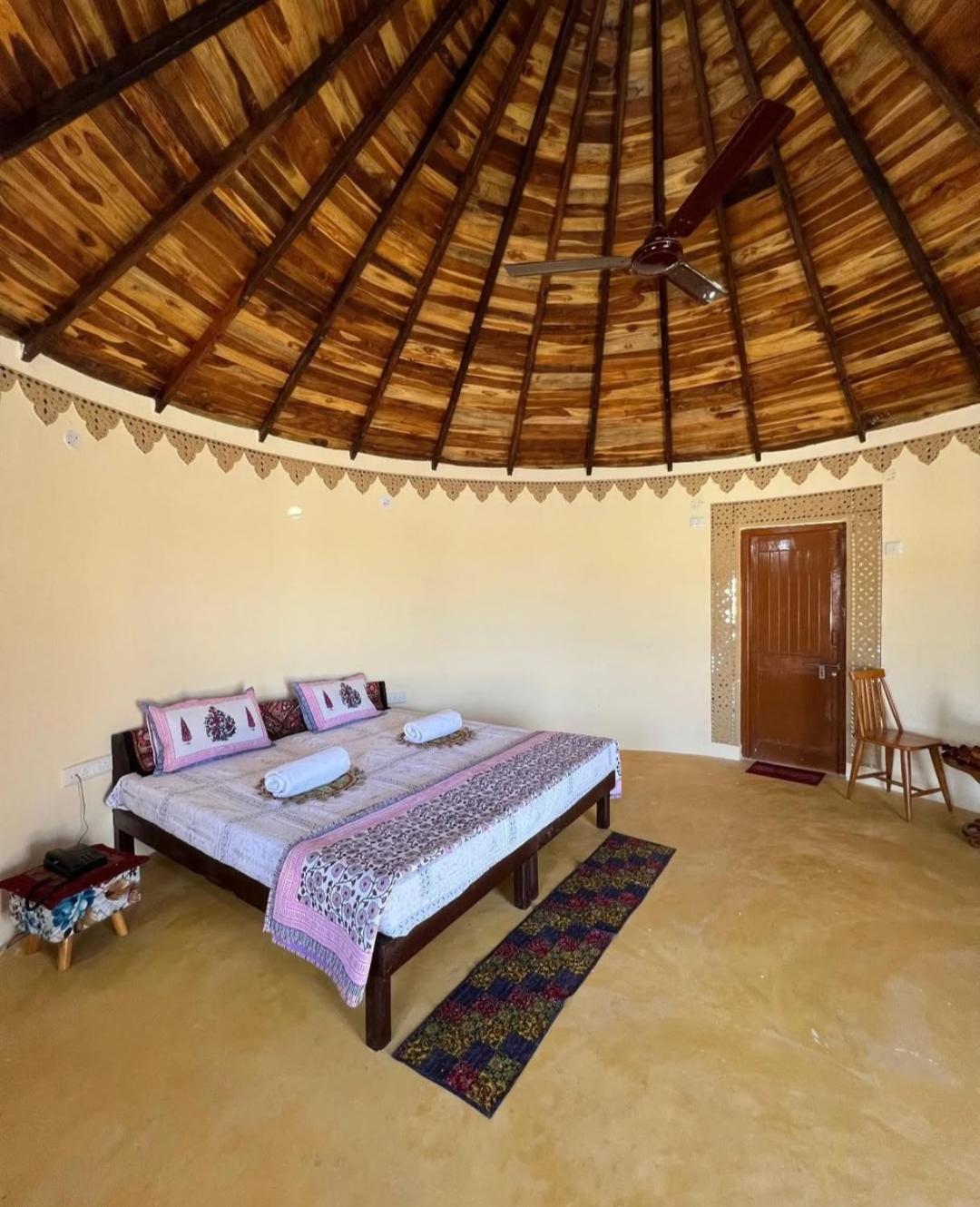Rann Hellaro Homestay Бгудж Екстер'єр фото